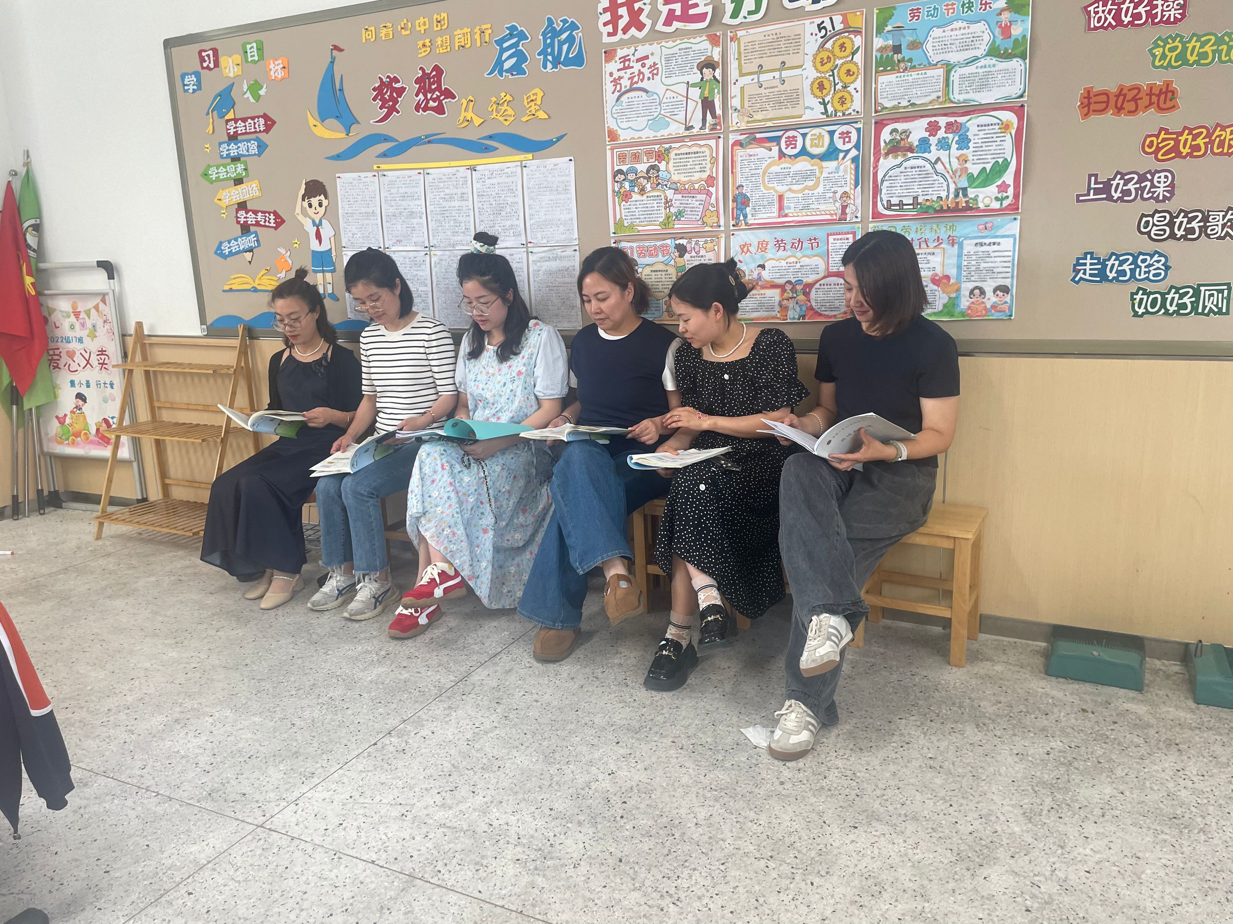 【湖畔·童化课堂】体会用数据“说话”，落实初步“数据意识”——数学校本研修之课例研讨（269）_html_m11c73bec.jpg