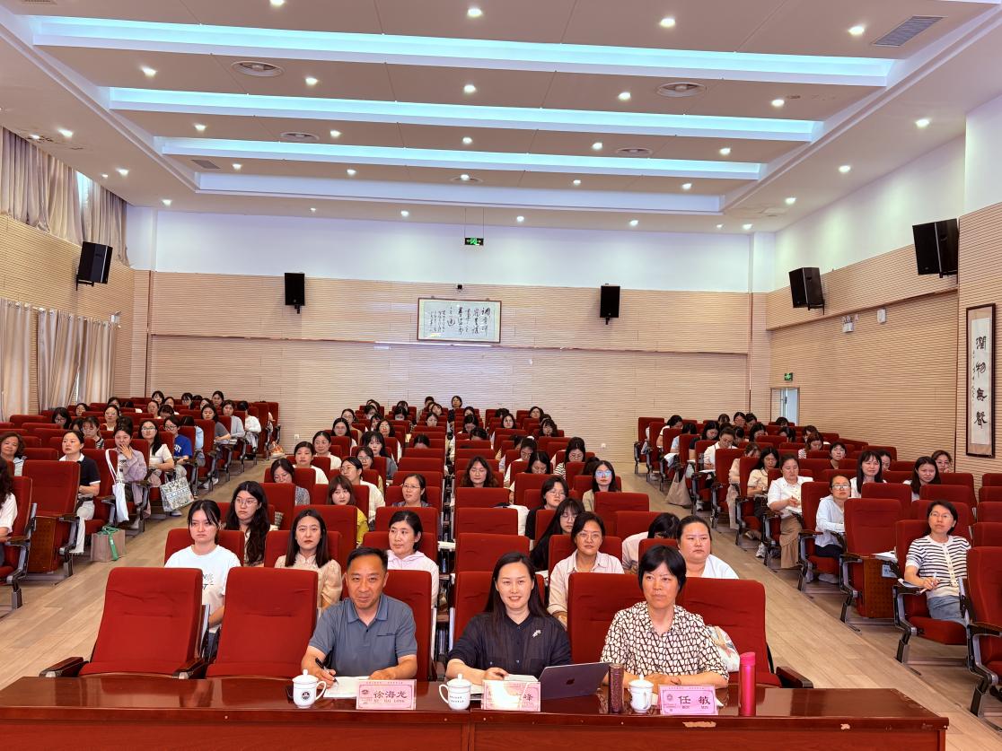 从“经历”走向“经验”一一栖霞区小学语文低年级“学科实践”专题研讨_html_48f60990.jpg