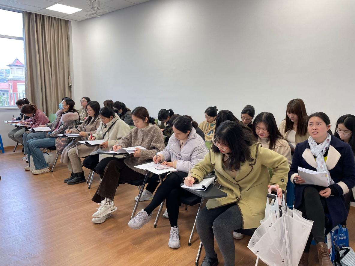 【湖畔·童化课堂】教研促发展 课堂展风采——记金陵小学（仙林湖校区）语文大组教研_html_m67f71521.jpg