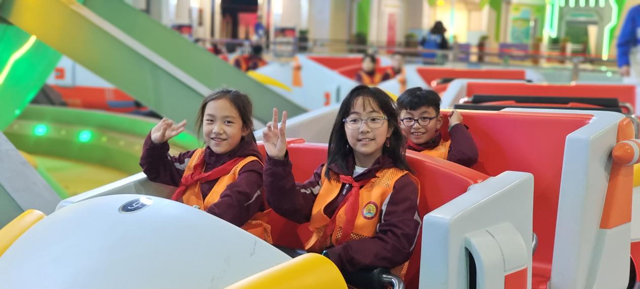 【博学广志】春生万物荣 研学正当时——记金陵小学广志路校区三年级春季社会实践活动_html_m2ce7c65e.jpg