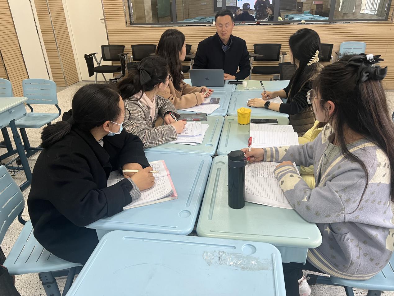【博学广志】以研促教，共同进步——金陵小学广志路校区科学组校本教研活动_html_m35c73fd7.jpg