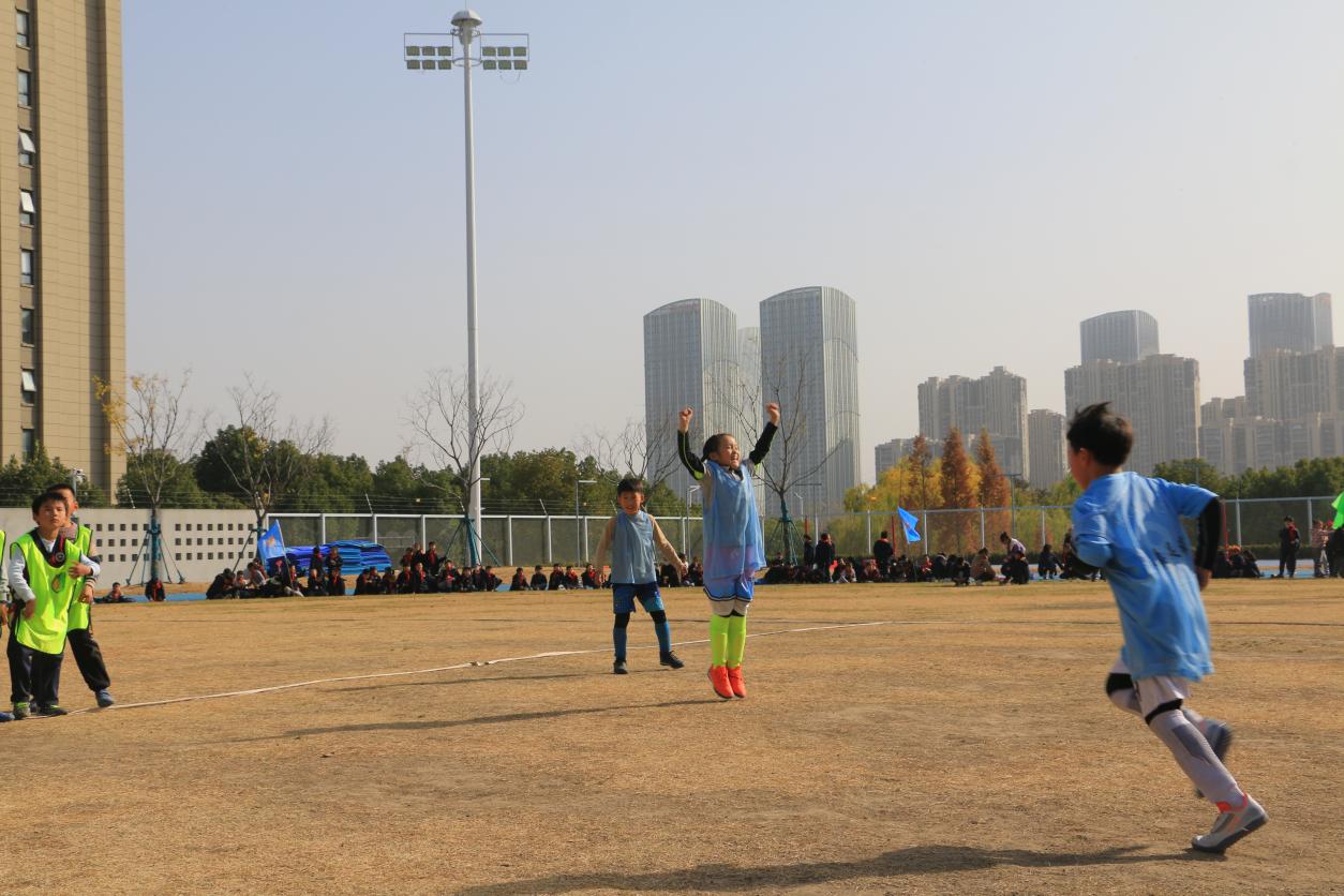 【湖畔·学生活动】热烈祝贺南京市金陵小学（仙林湖校区）“校长杯”足球联赛暨闭幕式圆满落幕_html_46f6912f.jpg