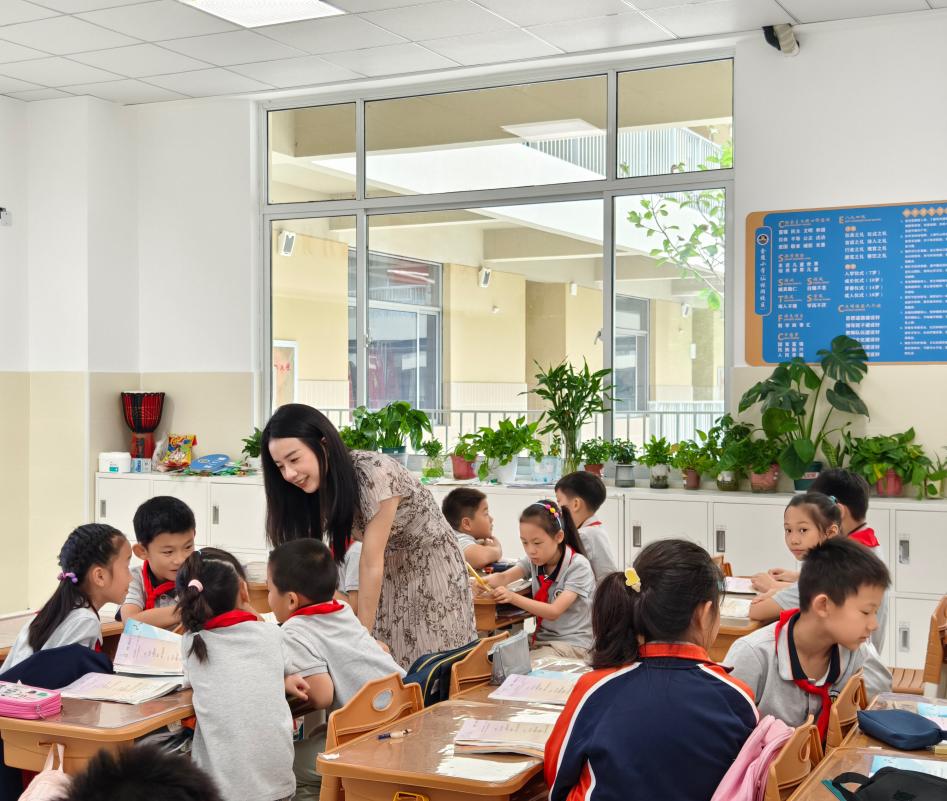 【湖畔·童化课堂】听秋之语韵 品教研成果——记金陵小学（仙林湖校区）三年级语文组教研活动_html_44bedcc1.jpg
