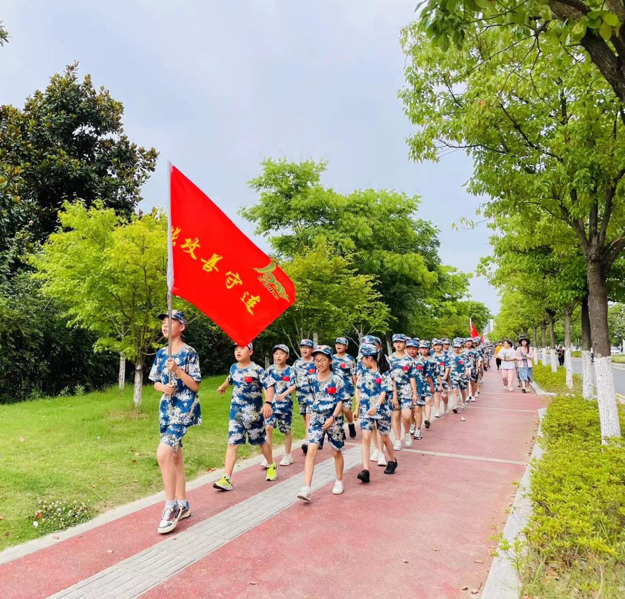 【湖畔光影】挥洒汗水  不负青春 ——2017年学生国防教育夏令营（二）_html_m3af8c21b.jpg