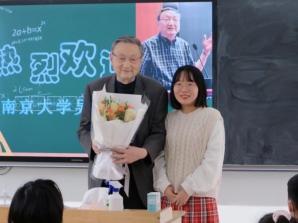 【家长课堂】 走进中科院院士 学习探索科学精神_html_m4f028410.jpg