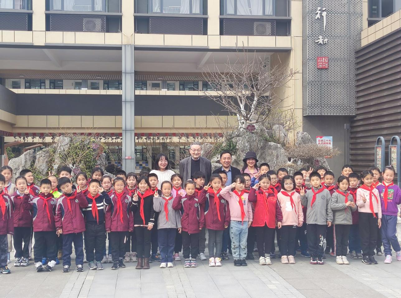 【博学广志】家长进课堂，携手“童”成长(1)_html_m7992bf60.jpg