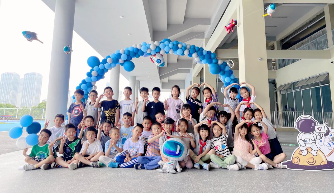 【湖畔·先锋示范】凝心聚力向未来——2022-2023学年先进班集体事迹介绍（5）_html_m40fb4755.jpg
