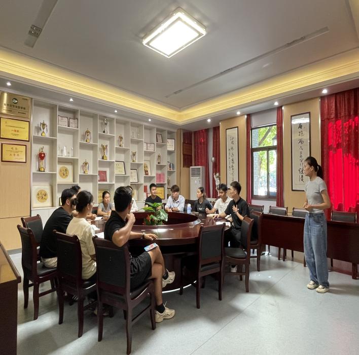 【湖畔·队伍建设】集思广益，共谋体育教育新篇章——记体育组集体备课_html_11a90879.jpg