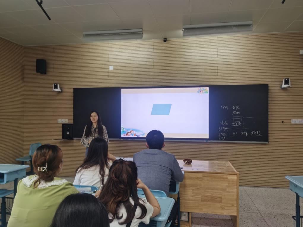 【博学广志】“蓄势待发新学期，聚智凝思教研训”金小广志路校区数学组教研活动_html_m15e6925.jpg