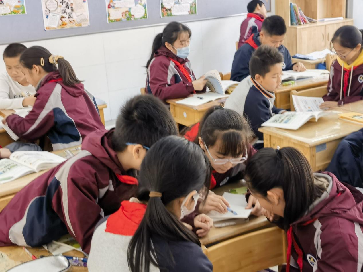 【博学广志】聚焦课堂，不断提升——金陵小学广志路校区数学组基于儿童立场的理学单教学实践研究（二十二）_html_53ac6813.jpg