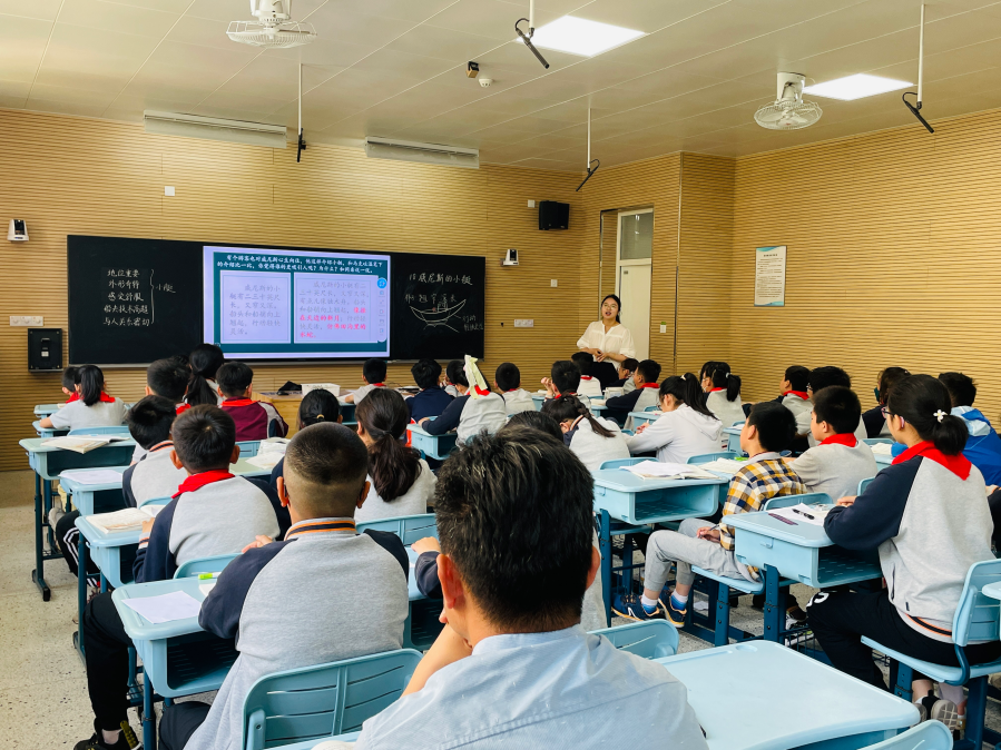 【博学广志】畅览水城风情，体会动静之趣——金陵小学广志路校区语文组校本教研活动_html_m343c26d2.png