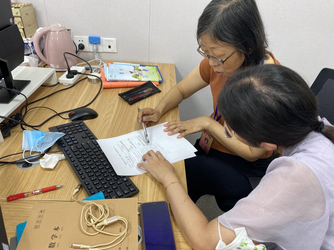 【湖畔光影】开学督查促提升，凝心聚力启征程—记金陵小学（仙林湖校区）9月份迎接“双减”及课后服务专项督导检查_html_40bbf17c.jpg