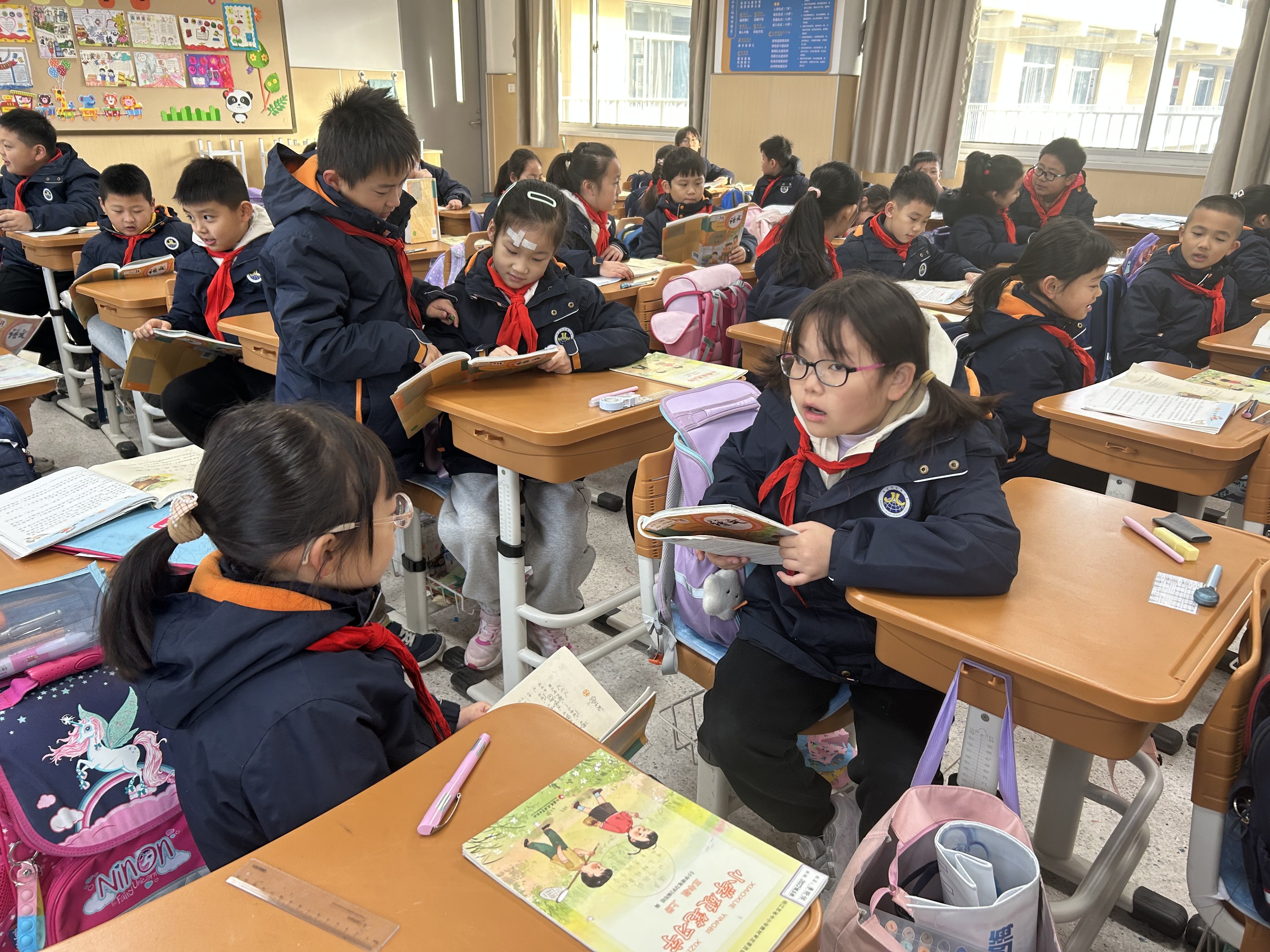 【湖畔·童化课堂】绽放温情之花，演绎温暖篇章——记金陵小学（仙林湖校区）三年级语文组教研活动_html_m39be7dfa.jpg