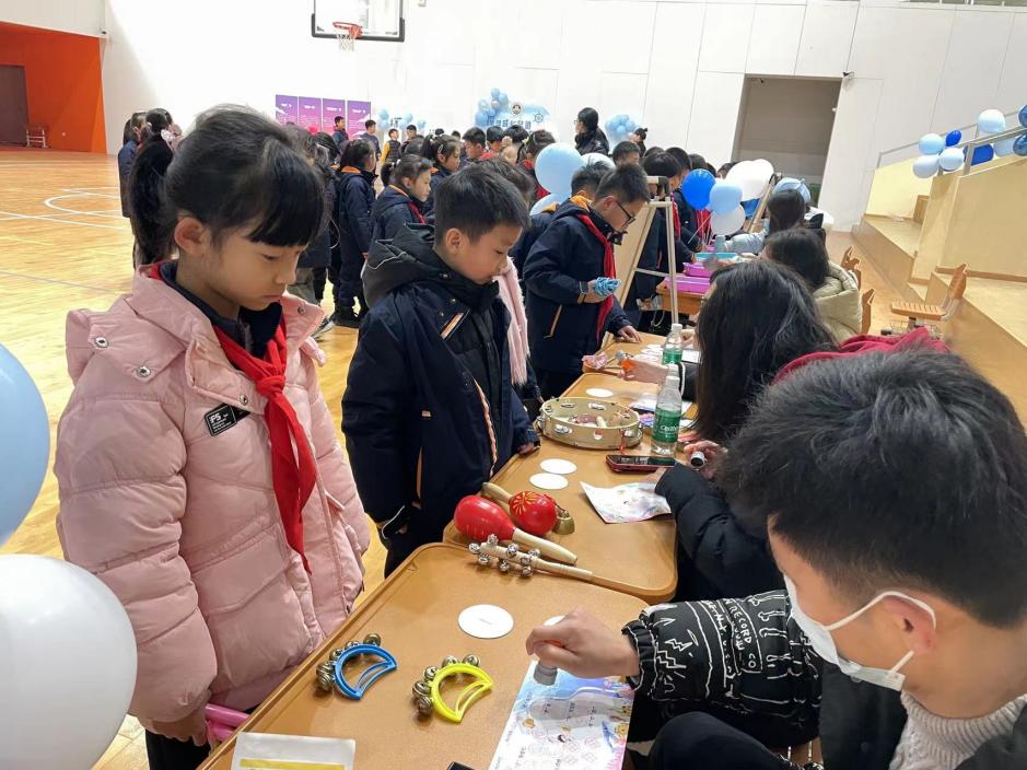 乐考无“纸”境，多元趣成长——“探寻成长足迹·逐梦星辰大海”金陵小学（仙林湖校区）二年级学科游园活动_html_m1c033eb8.jpg