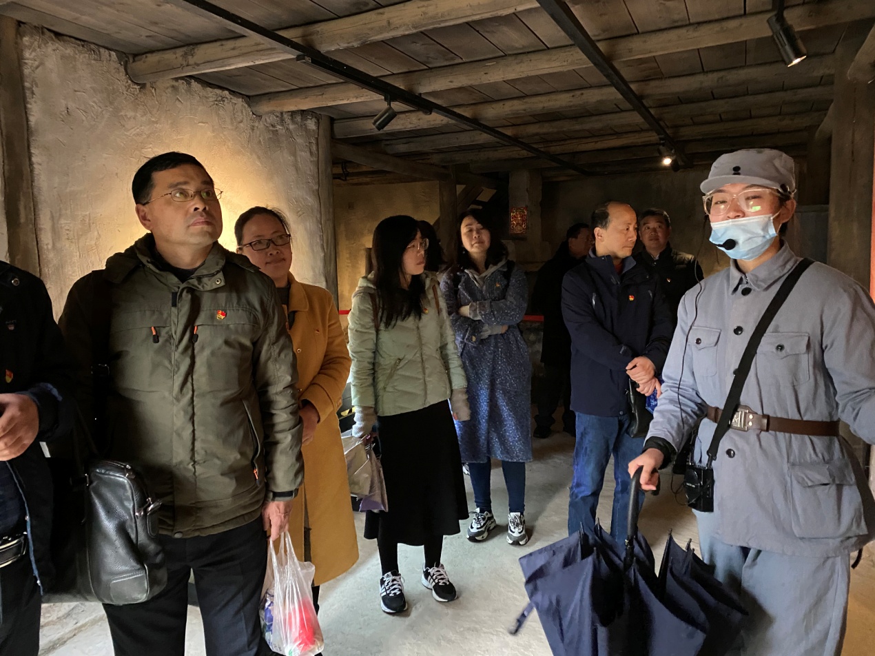 （尊荣营中）用好红色资源  推动党史学习_html_56f25714.jpg