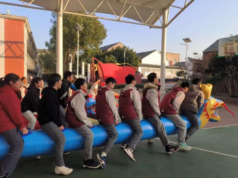 12.31 联欢会_html_m4c0050fe.jpg