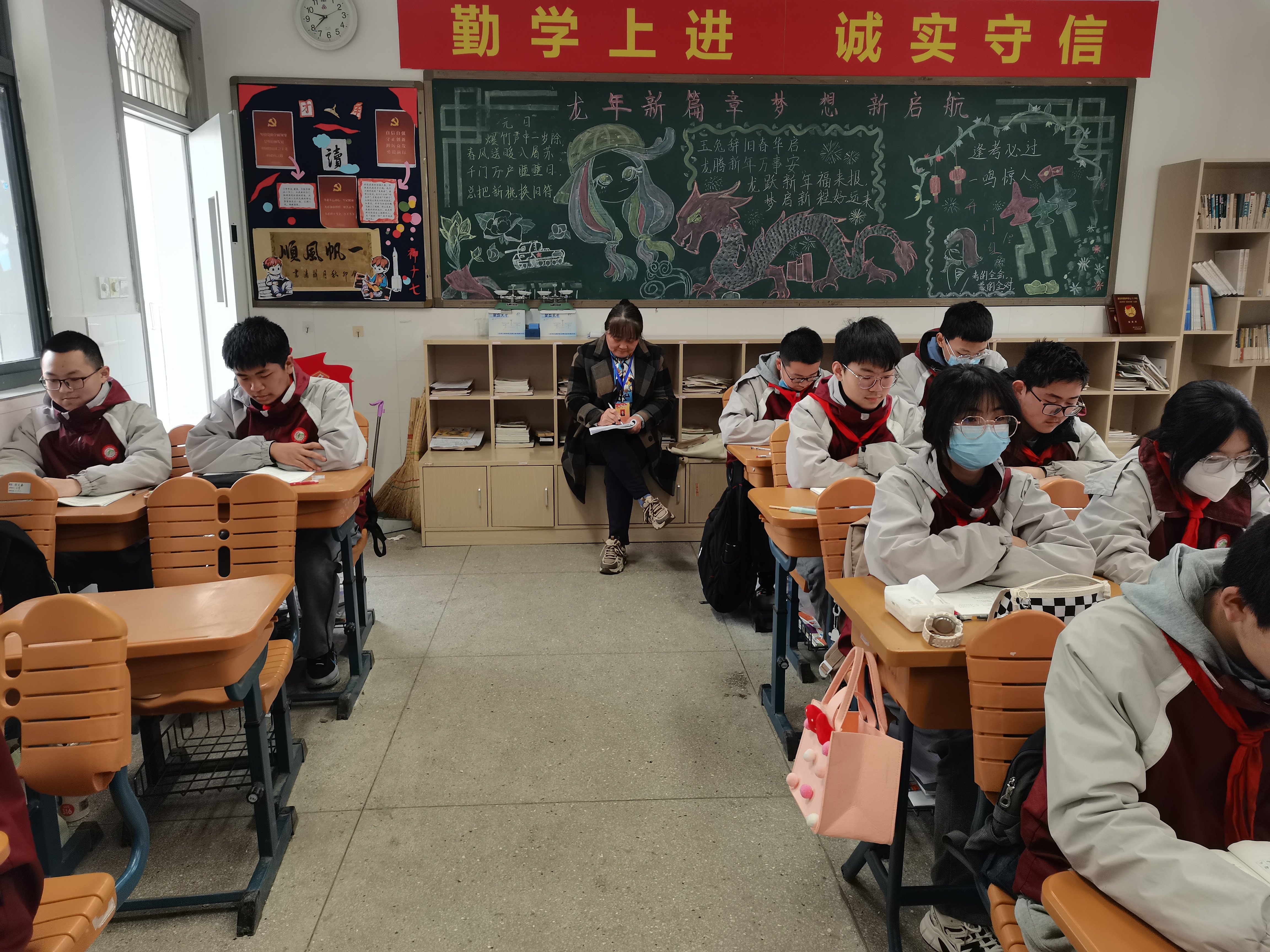 督学进校园 筑牢安全关_html_3a6dc22a.jpg