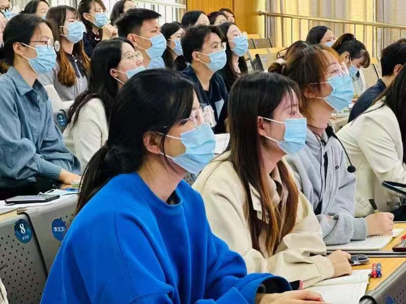 学习先进经验  提升德育水平_html_3420d8f.jpg