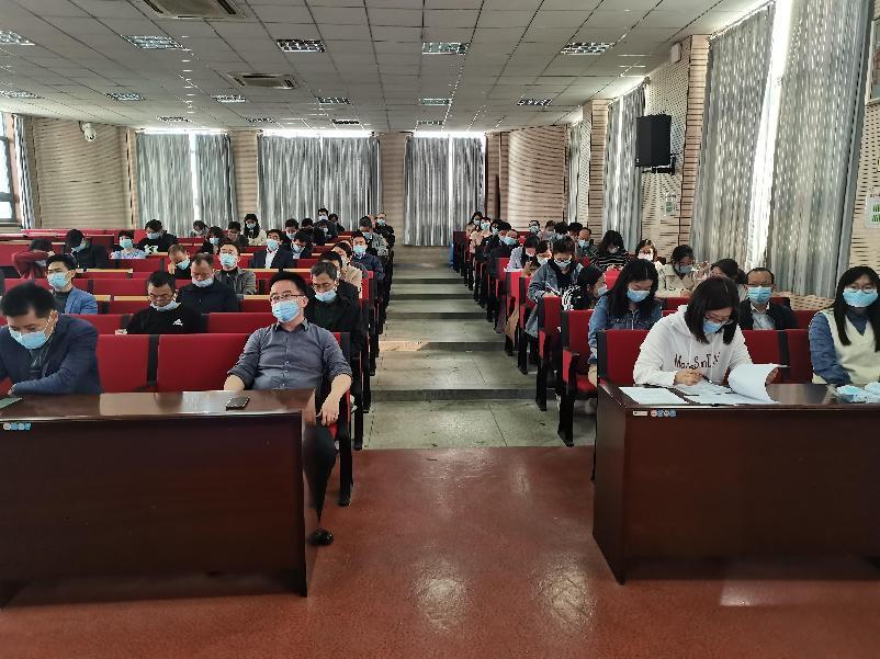 加强疫情防控 守好校园防线营防中学召开疫情防控工作布置会(1)_html_6d44f8c5.jpg