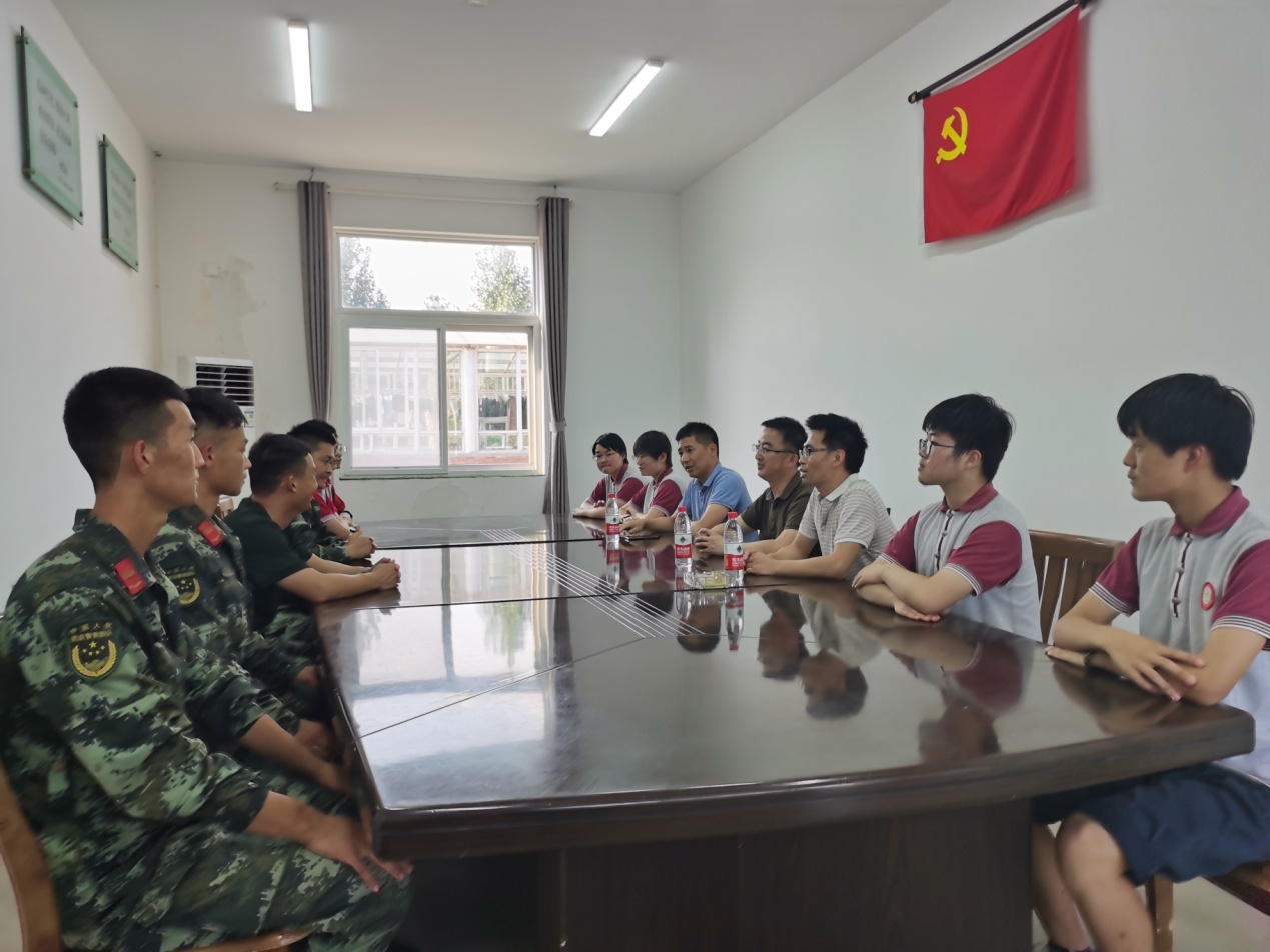慰问部队武警官兵新闻稿_html_mdc990e2.jpg