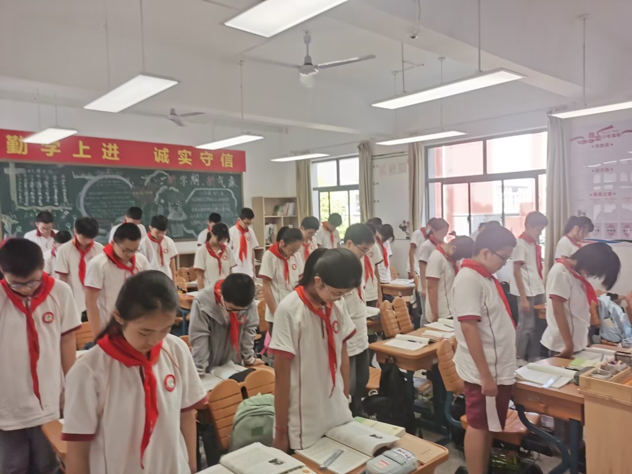 营防中学开展九一八事变爆发90周年暨第21个全民国防教育日主题活动_html_m56547118.jpg