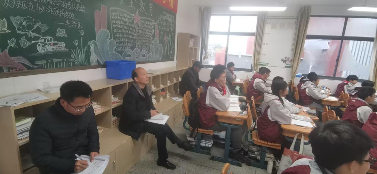 新闻报道-12月份青年教师汇报课_html_m1657c45.jpg