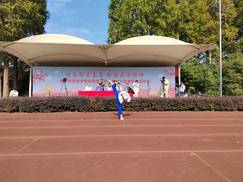 运动会1_html_21c2b95f.png