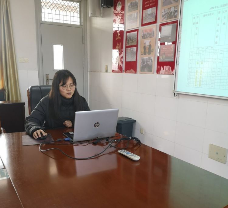 12月德育会议_html_74dd3c34.jpg