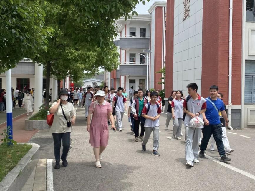 【尊荣营中】寻觅六朝烟火 传承金陵文化——南京市营防中学组织初三年级语文研学活动_html_mb0f3d49.jpg