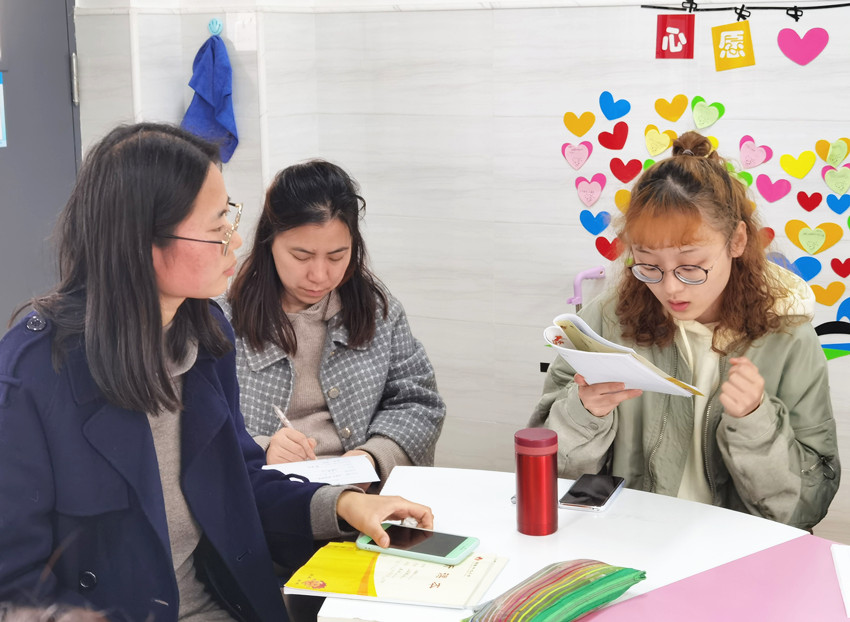 210403栖霞中心小学英语学科开展四月份集体教研3.jpg