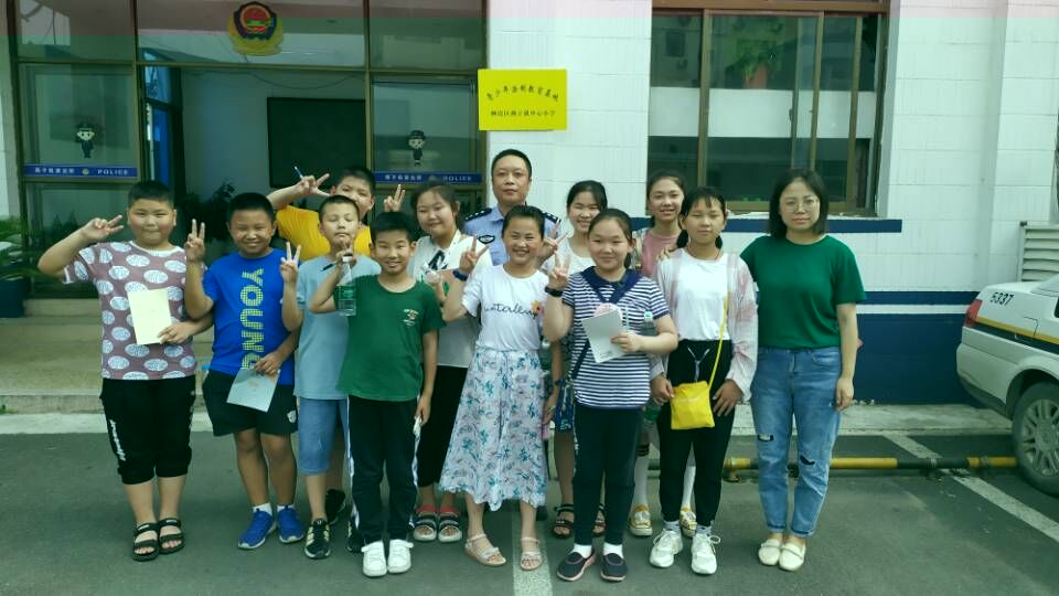 2019.9.27 法制教育基地活动图片_html_m506f5f1d.jpg
