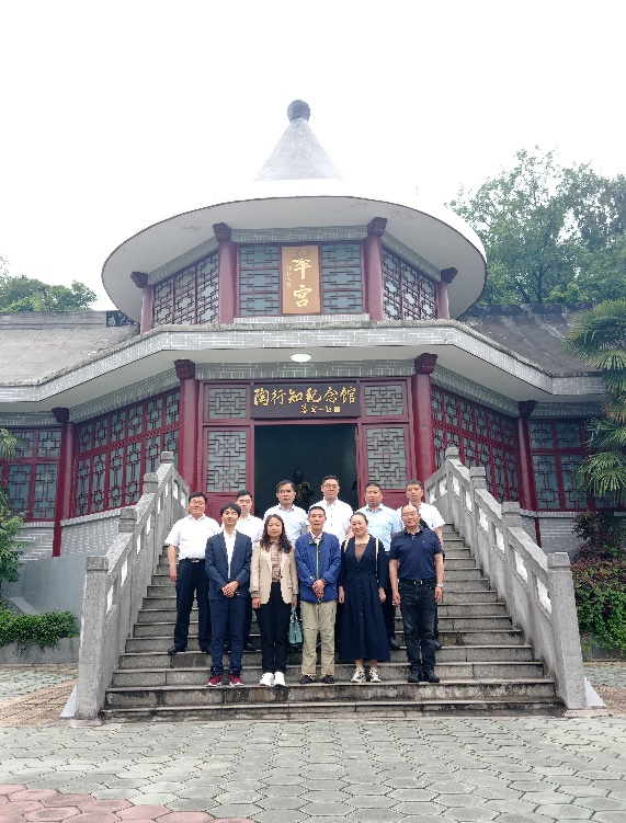 陕西省商洛市教育代表来燕子矶中心小学参访_html_337b8662.jpg