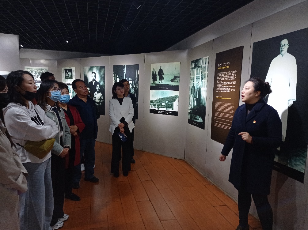青海省湟中小学到燕子矶中心小学参观访问_html_m63547b69.jpg