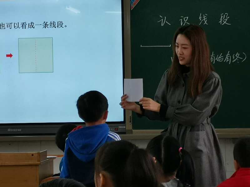 【悦群燕小】着力教材习题深分析，全面提升自主学习力 ——燕子矶中心小学数学组校本研修活动（三）