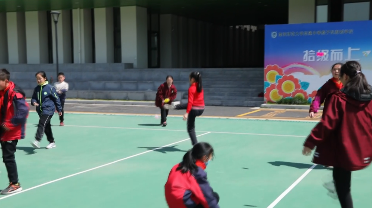 C28-8-2-2  燕小12月跳绳、踢毽子比赛_html_m316b9214.png