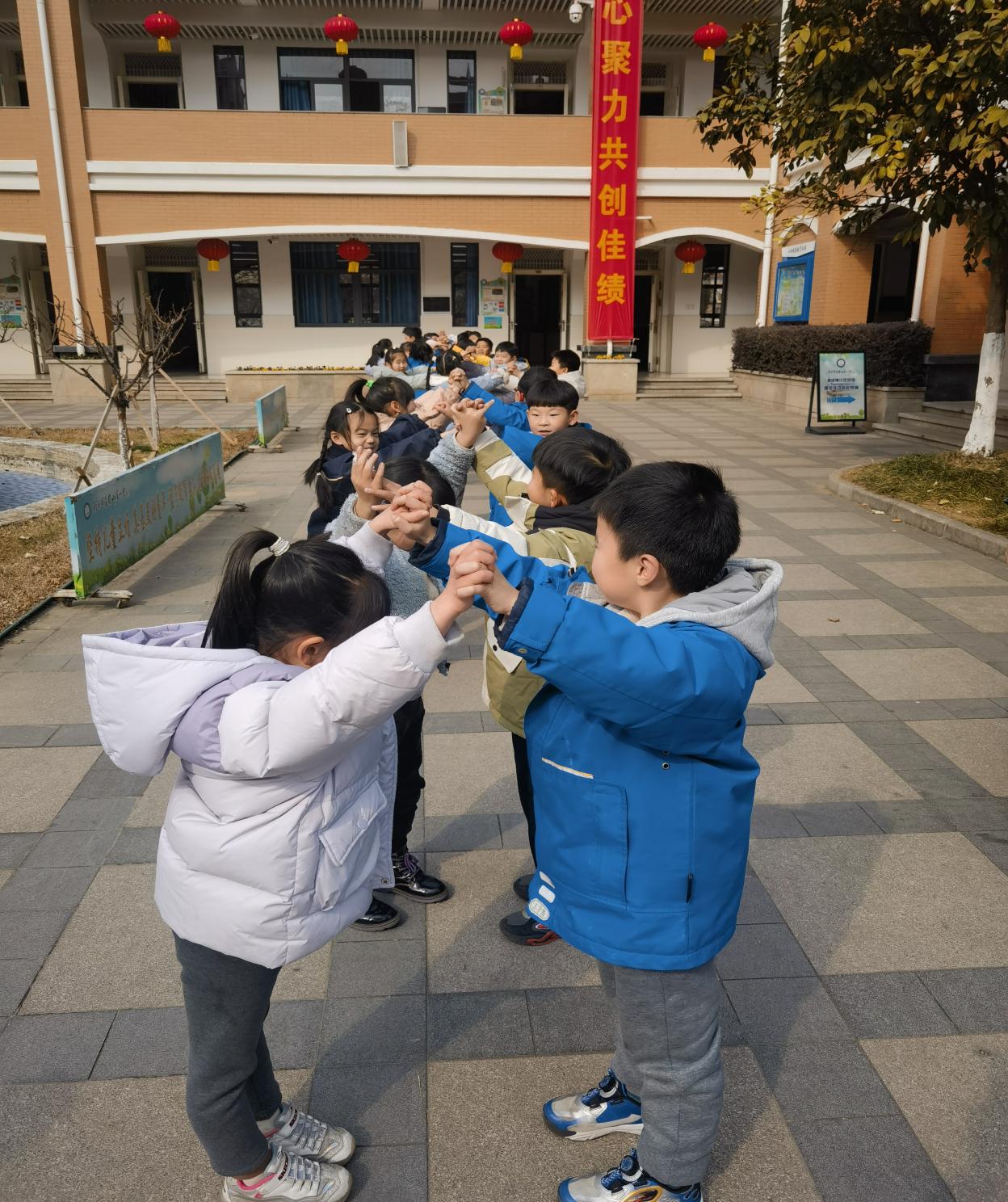 阳光体育 向阳生长——215专项行动  幕小已行动_html_m7275b81c.jpg