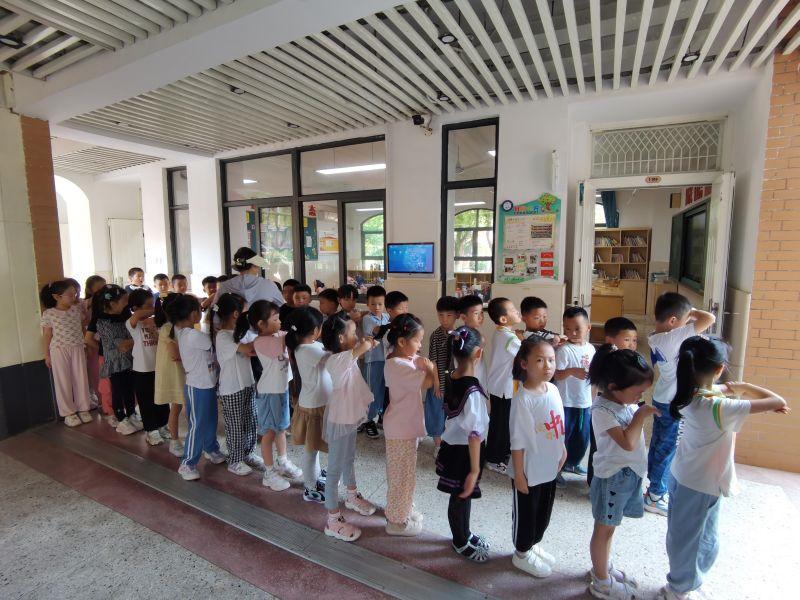 幼小衔接适应课程报道_html_316debeb.jpg