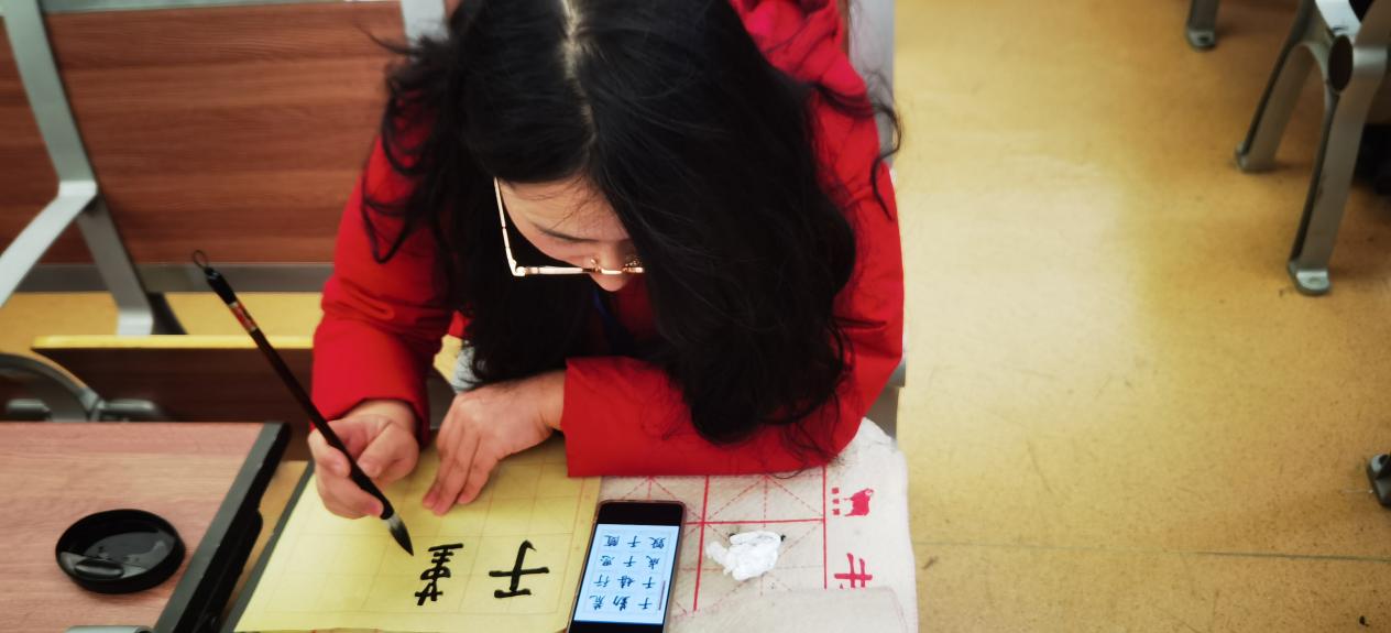 【励进幕小】 习字育人  点墨修心——记幕府山庄小学青年教师毛笔字竞赛_html_m206c4ea5.jpg