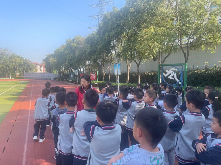 10月份：聚焦结构化教学 促进深度学习——幕府山庄小学体育组校本研修（二）docx_html_60f2e90f.jpg