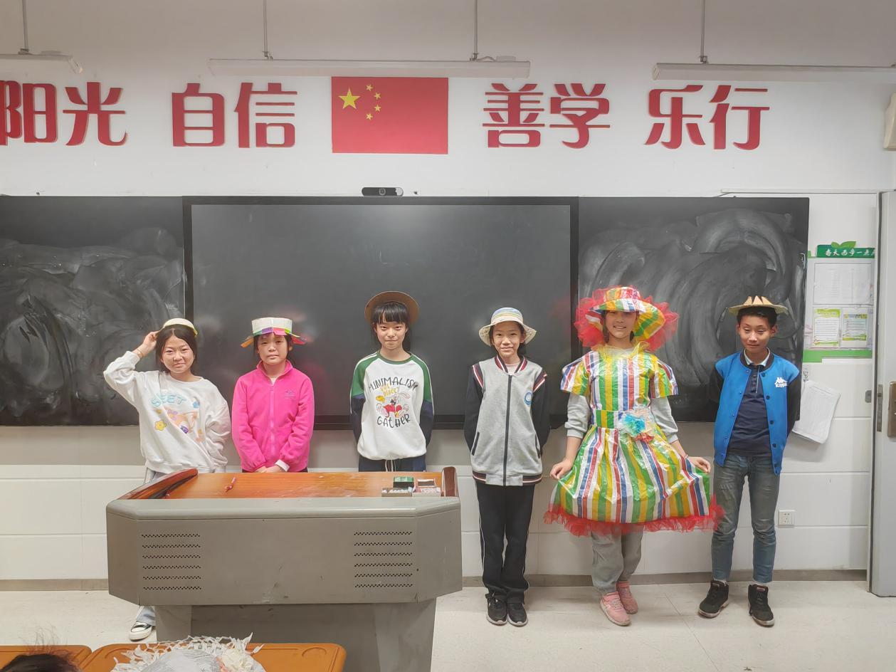 旧物变霓裳 环保我在行_html_7613b34.jpg