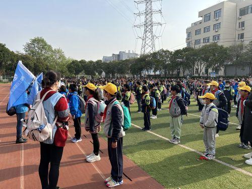 不负春光 快乐春游_html_1ef61ab6.jpg
