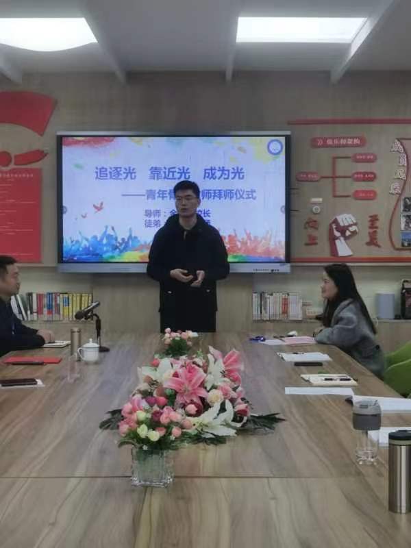 修改【励进幕小 至真科研】幕府山庄小学邀请特级教师金立义开展主题讲座(1)_html_m60ddfbc1.jpg