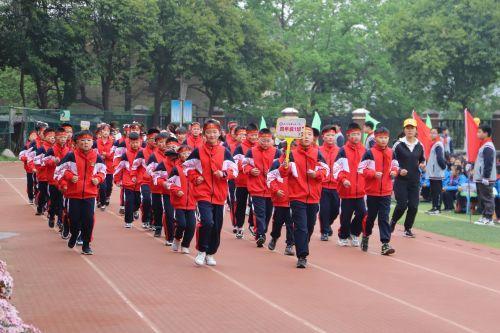 幕府山庄小学“阳光运动 快乐成长”春季运动会(2)(1)_html_71ef5813.jpg