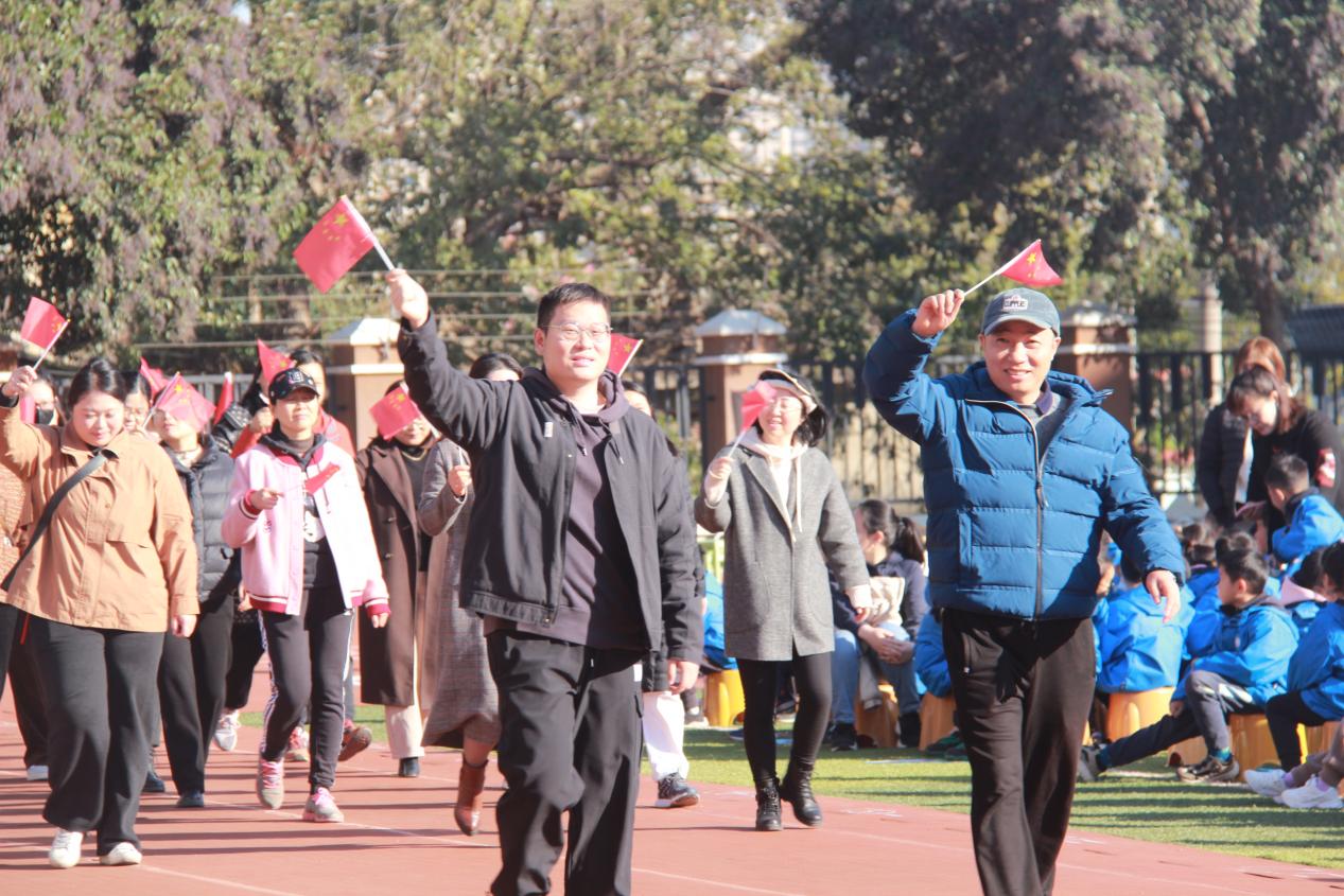 幕府山庄小学第六届冬季运动会(1)_html_m63811ced.jpg
