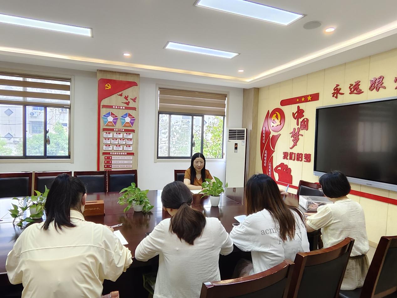 幕府山庄小学科学组教研活动1_html_38bad5ab.jpg