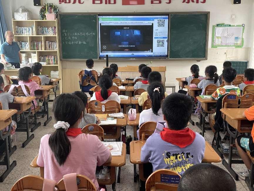 牢固树立网络安全意识，提升网络文明素养—2024年幕府山庄小学网络安全宣传周系列活动报道_html_m65b6db5d.jpg