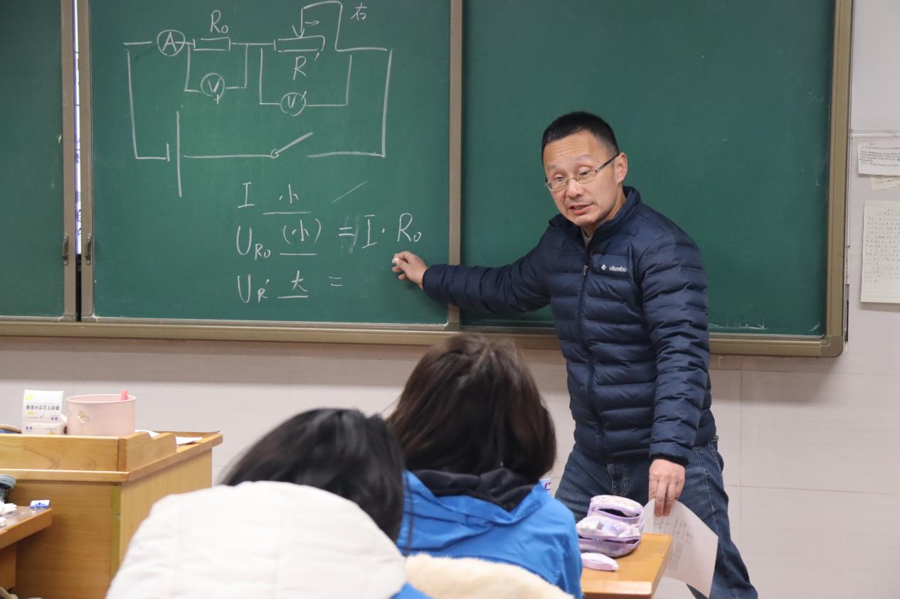 以赛促教助成长 砥砺青春绽芳华_html_148f88cb.jpg