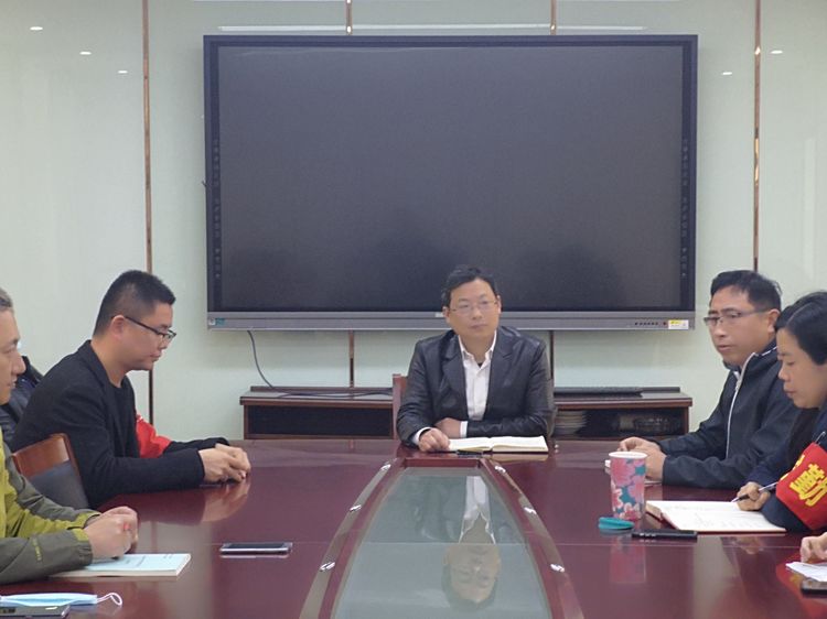 中桥中学九年级第一次模拟考试动员会2020.4.20_html_4d70806e.jpg