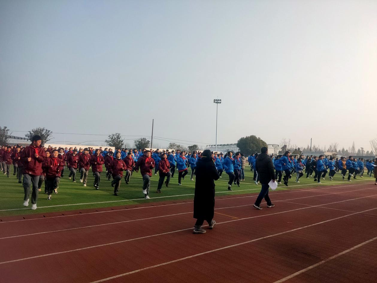 素质操新闻稿_html_m225a83c5.jpg