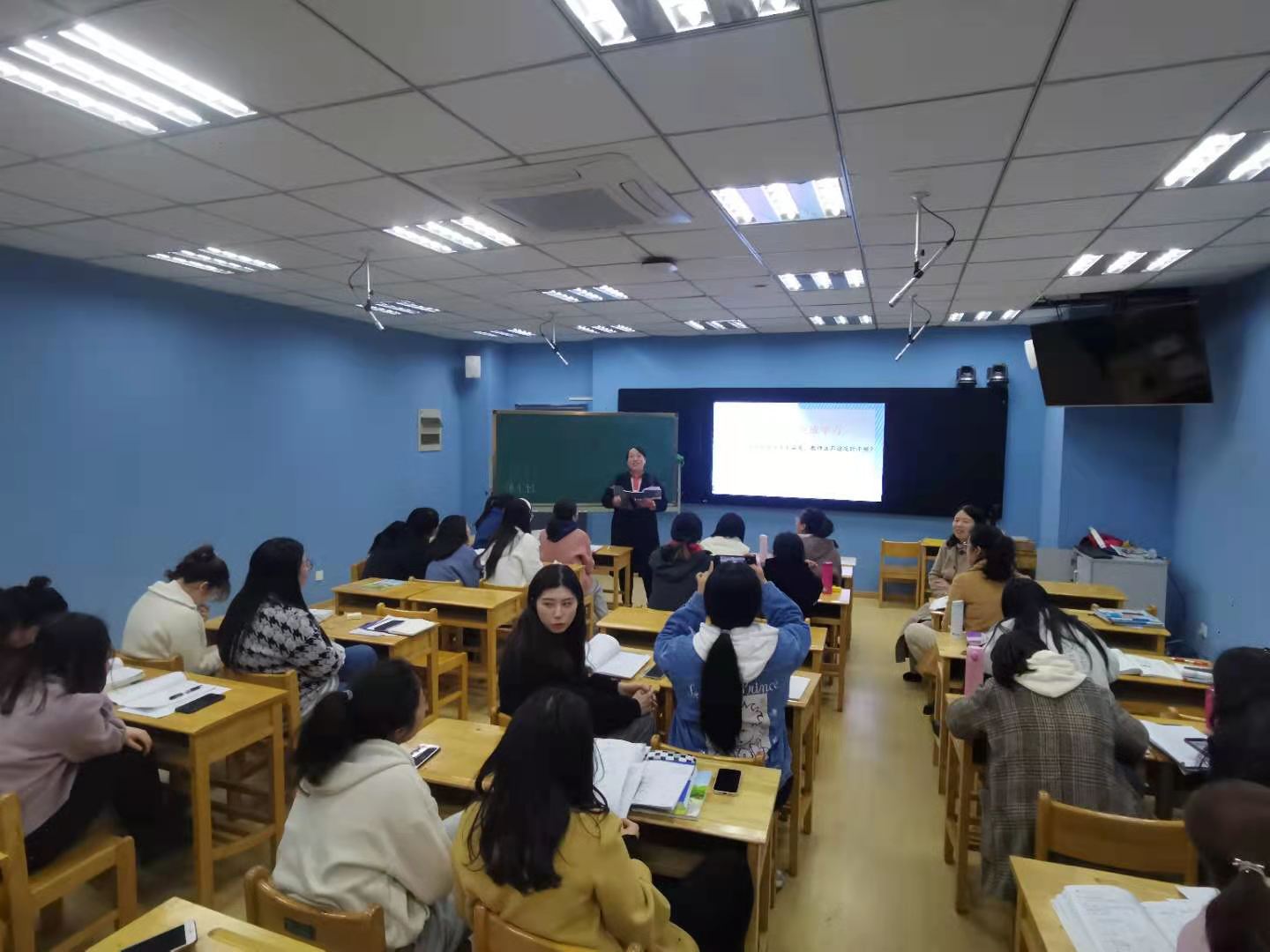 聚焦对话，生成学力—记金陵小学数学组第五周教研活动_html_2998c554.jpg